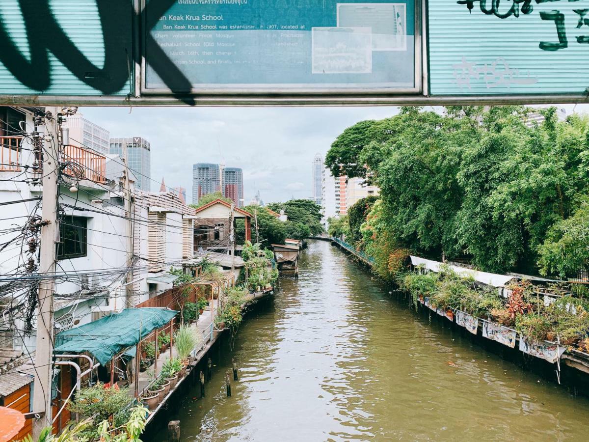 Oasis Cafe And Nap Ostello Bangkok Esterno foto